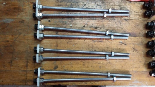 4 paires de supports